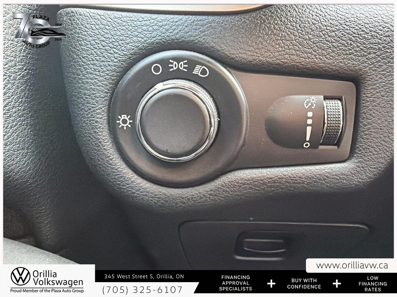 2015 Jeep Cherokee Sport-25