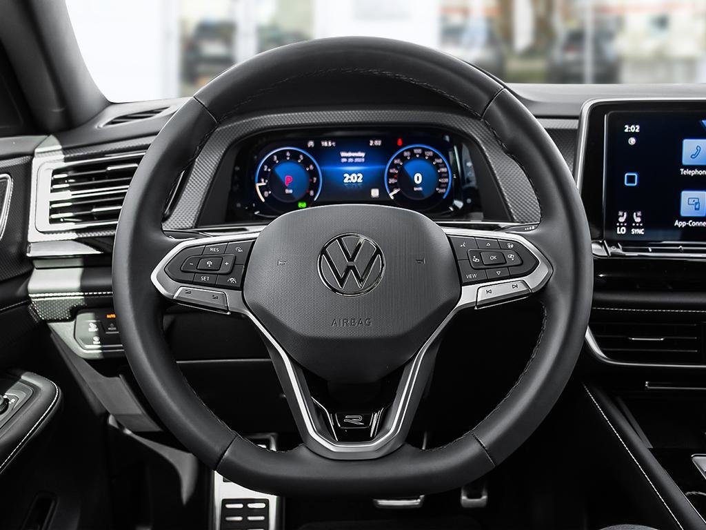 2025 Volkswagen Atlas Cross Sport Execline No Options / Oryx White Pearl