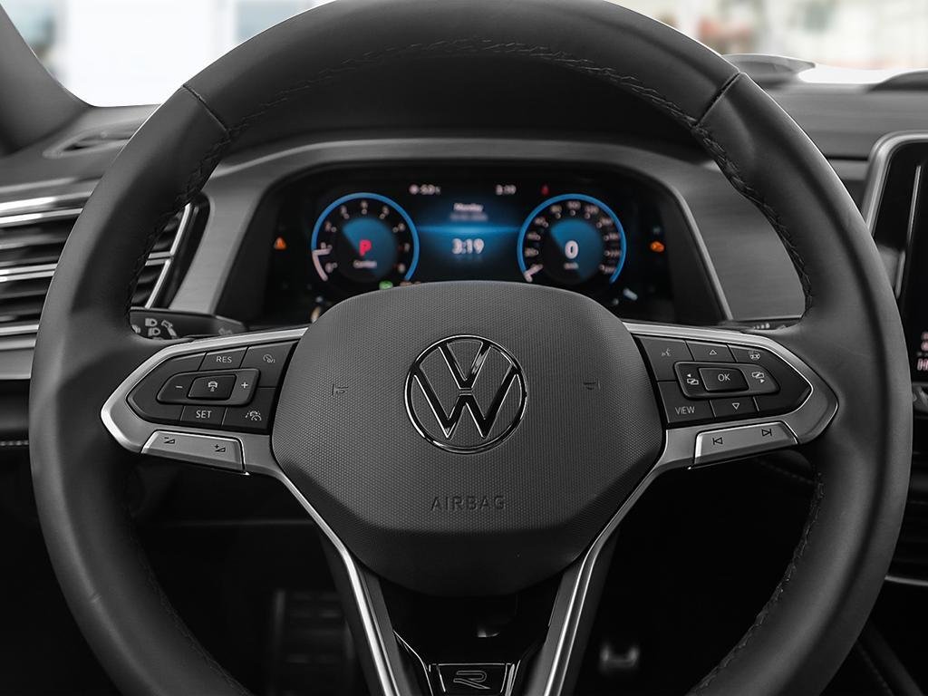2025 Volkswagen Atlas Cross Sport Comfortline R-Line Black Edition No Options / Deep Black Pearl