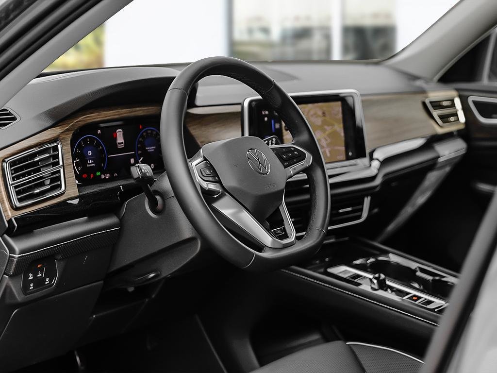 2025 Volkswagen Atlas Execline No Options / Deep Black Pearl