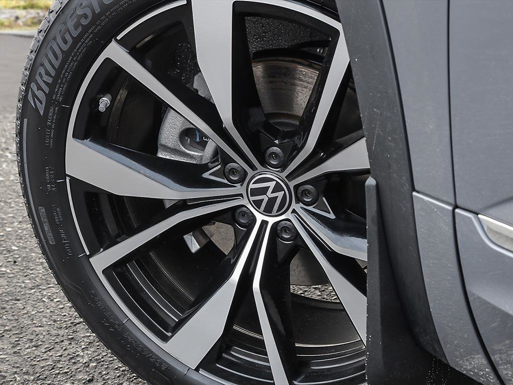 2025 Volkswagen Atlas Execline No Options / Pure Gray