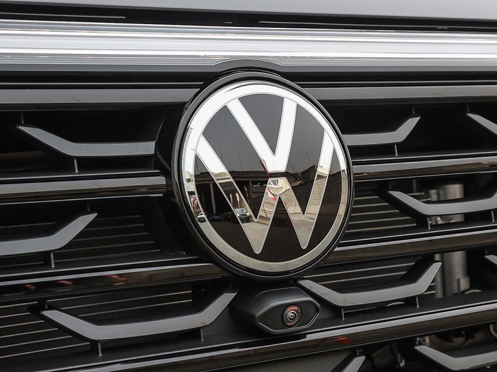 2025 Volkswagen Atlas Execline No Options / Pure Gray