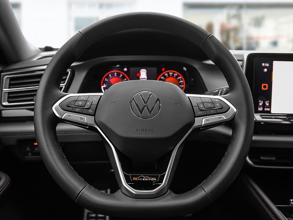 2025 Volkswagen Atlas Peak Edition No Options / Pure White