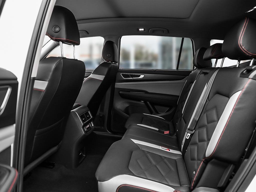 2025 Volkswagen Atlas Peak Edition No Options / Pure White