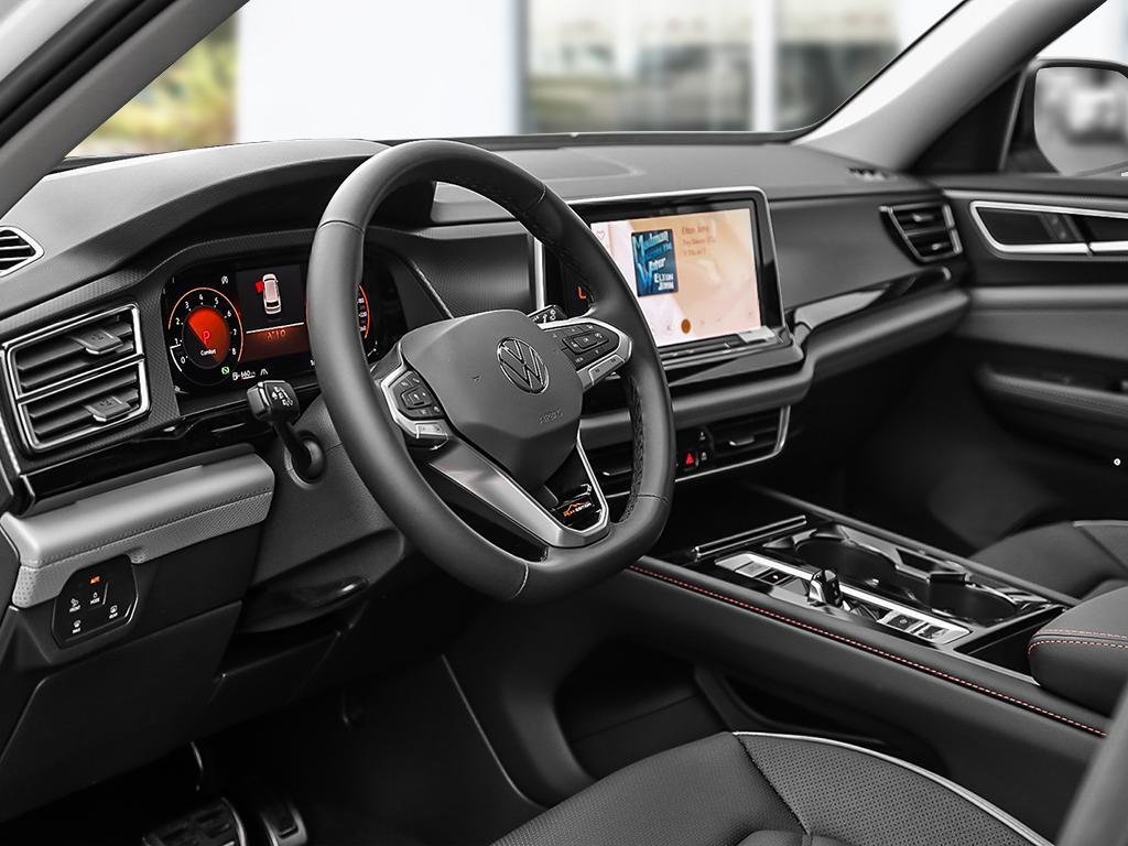 2025 Volkswagen Atlas Peak Edition No Options / Pure White