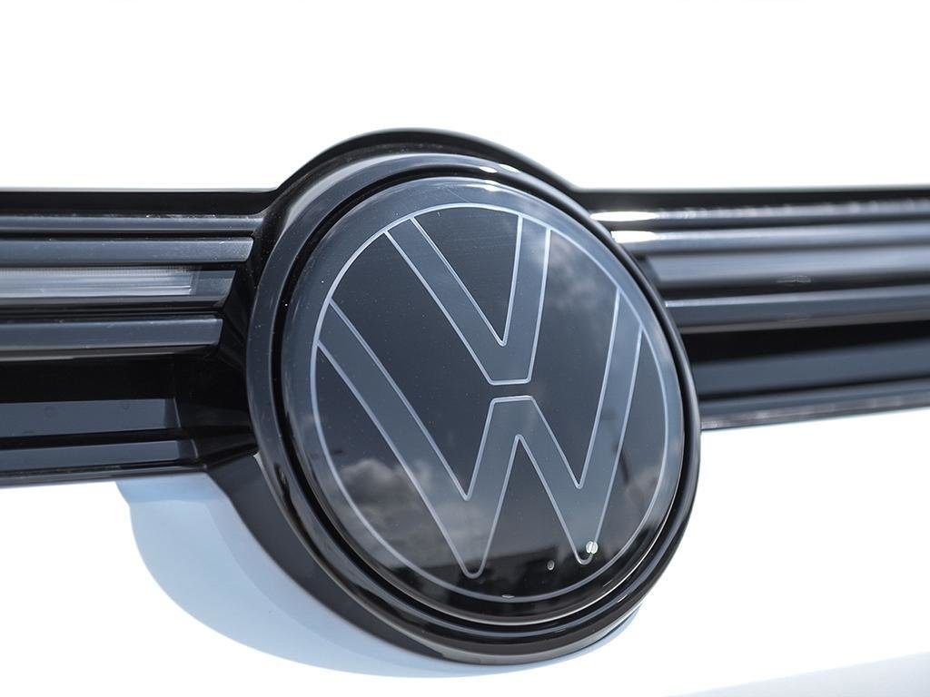 2025 Volkswagen Golf R Black Edition Akrapovic Exhaust / Pure White W Black Roof