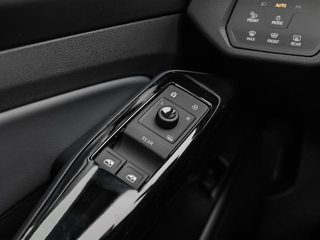 2025 Volkswagen ID.4 Pro S No Options / Pure Grey