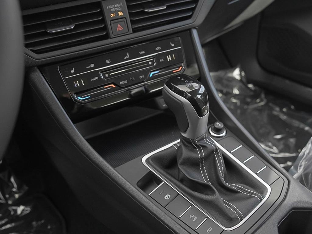 2025 Volkswagen Jetta Trendline No Options / Deep Black Pearl