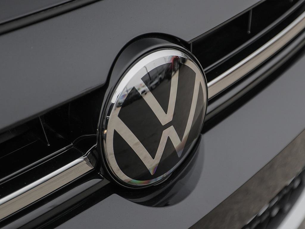 2025 Volkswagen Jetta Trendline No Options / Deep Black Pearl