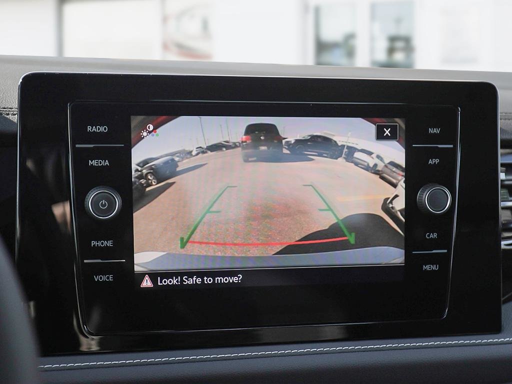 2025 Volkswagen Jetta Highline Beats Audio Removal / Kings Red Metallic