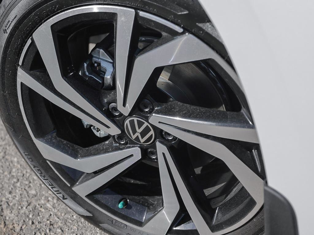 2025 Volkswagen Jetta Highline Beats Audio Removal / Oryx White Pearl