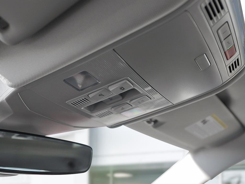 2025 Volkswagen Jetta Highline Beats Audio Removal / Oryx White Pearl