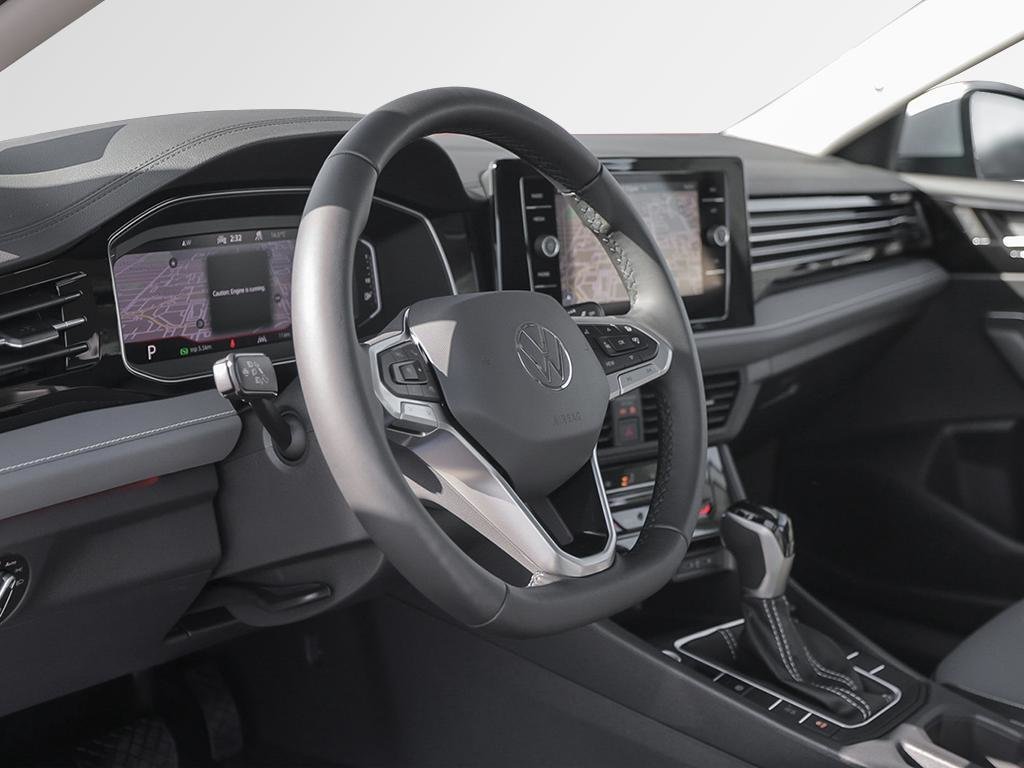 2025 Volkswagen Jetta Highline No Options / Kings Red Metallic