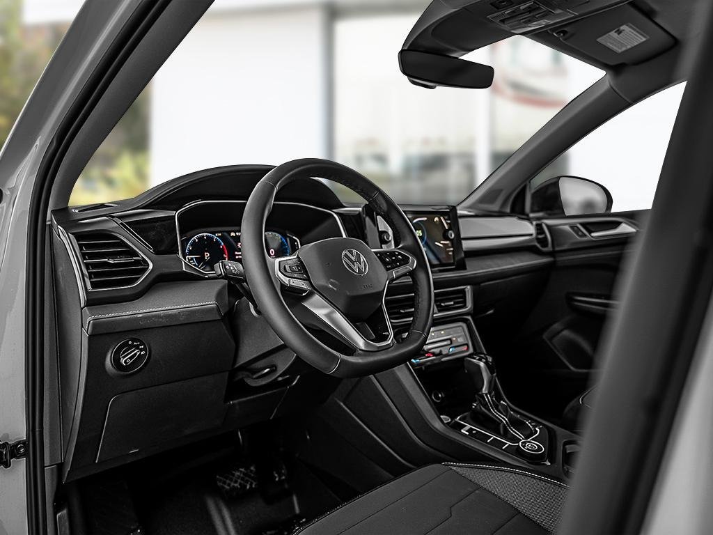 2025 Volkswagen Taos Comfortline Black Edition No Options / Pure White