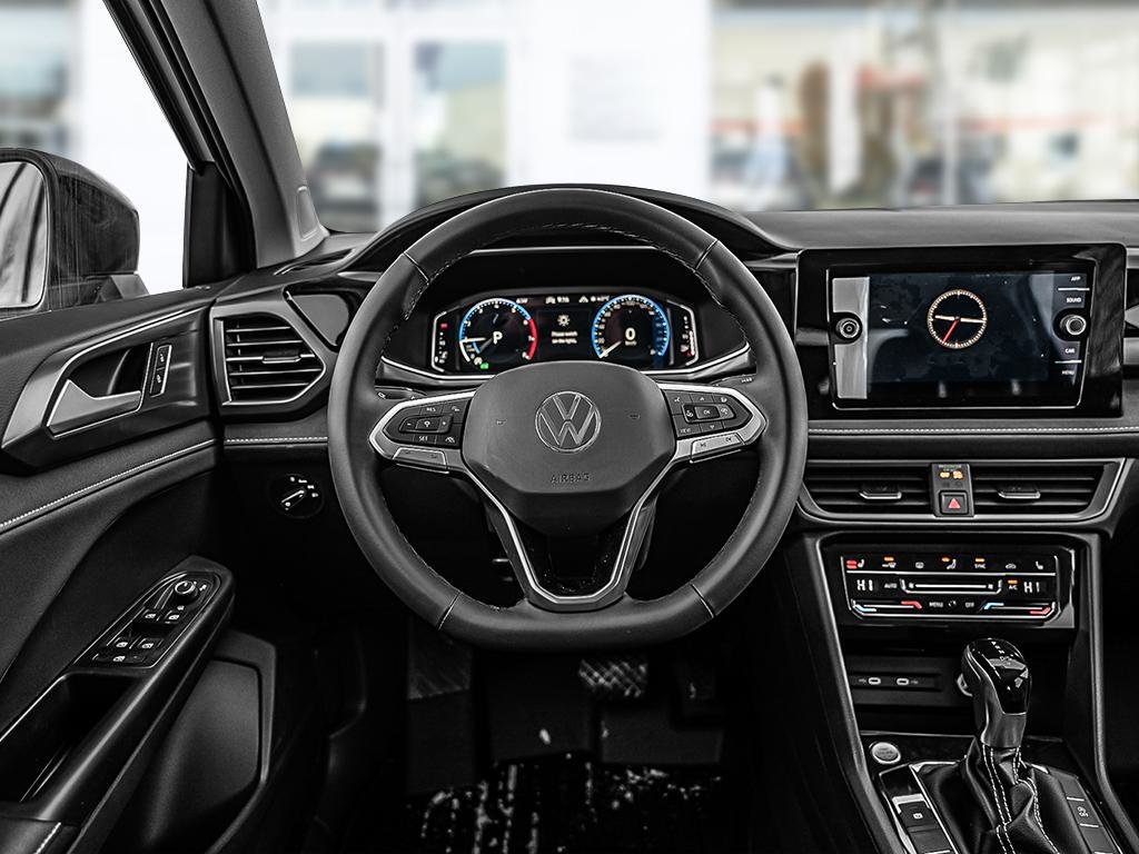 2025 Volkswagen Taos Comfortline Black Edition No Options / Pure White
