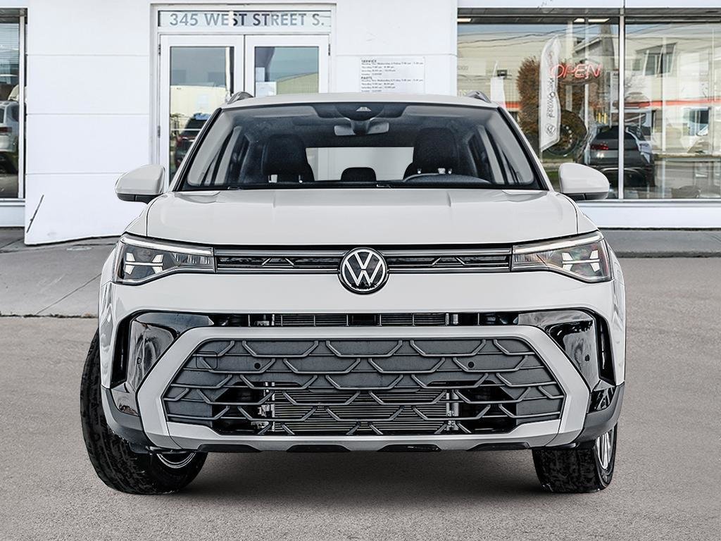 2025 Volkswagen Taos Comfortline No Options / Pure White