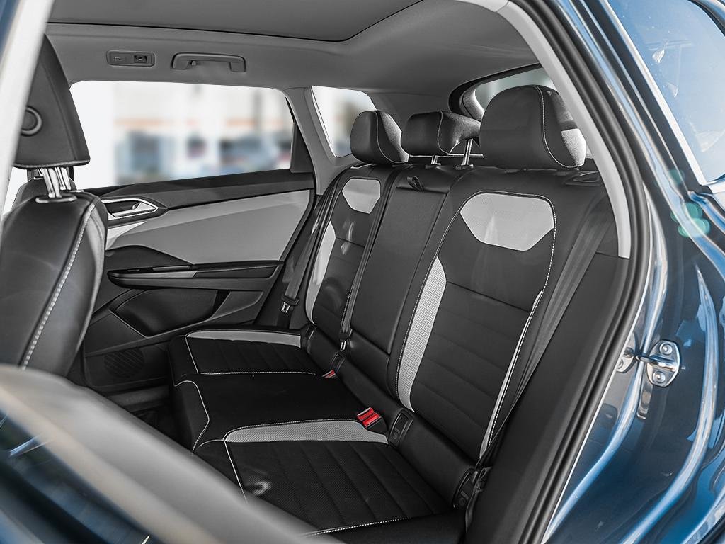 2025 Volkswagen Taos Highline No Options / Platinum Gray Metallic