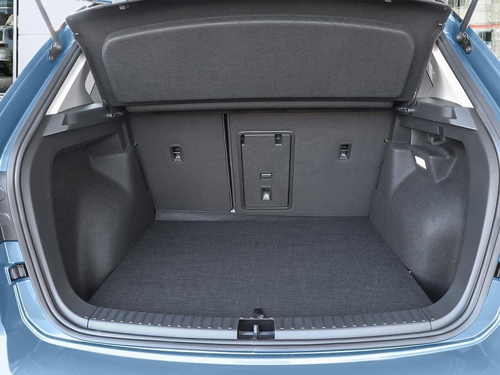 2025 Volkswagen Taos Comfortline Black Edition