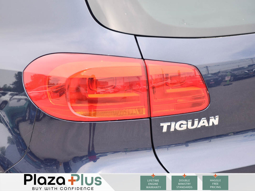 2017 Volkswagen Tiguan Wolfsburg Edition ONE OWNER CLEAN CARFAX | LEATHER SEATS | LOW KM!