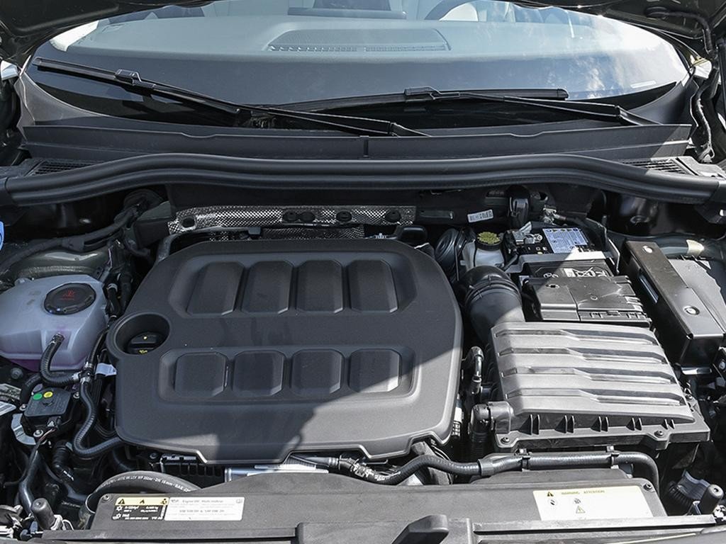 2026 Volkswagen Tiguan Comfortline R-Line Black Edition 4MOTION-5