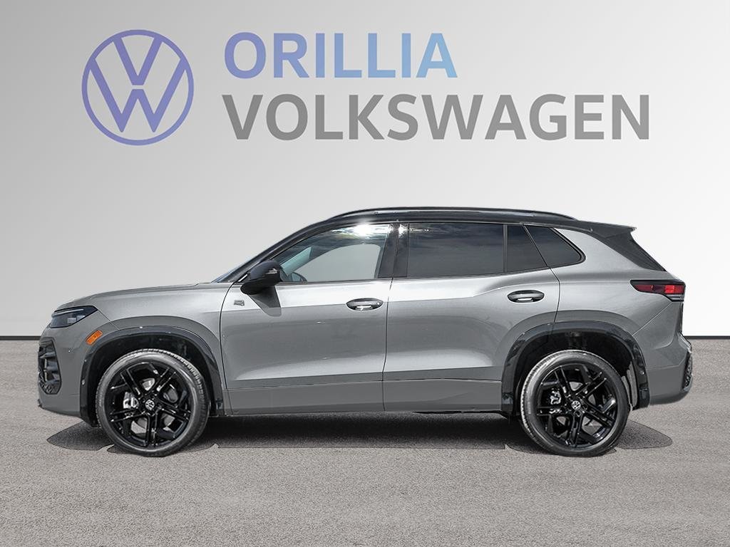 2026 Volkswagen Tiguan Comfortline R-Line Black Edition 4MOTION-2