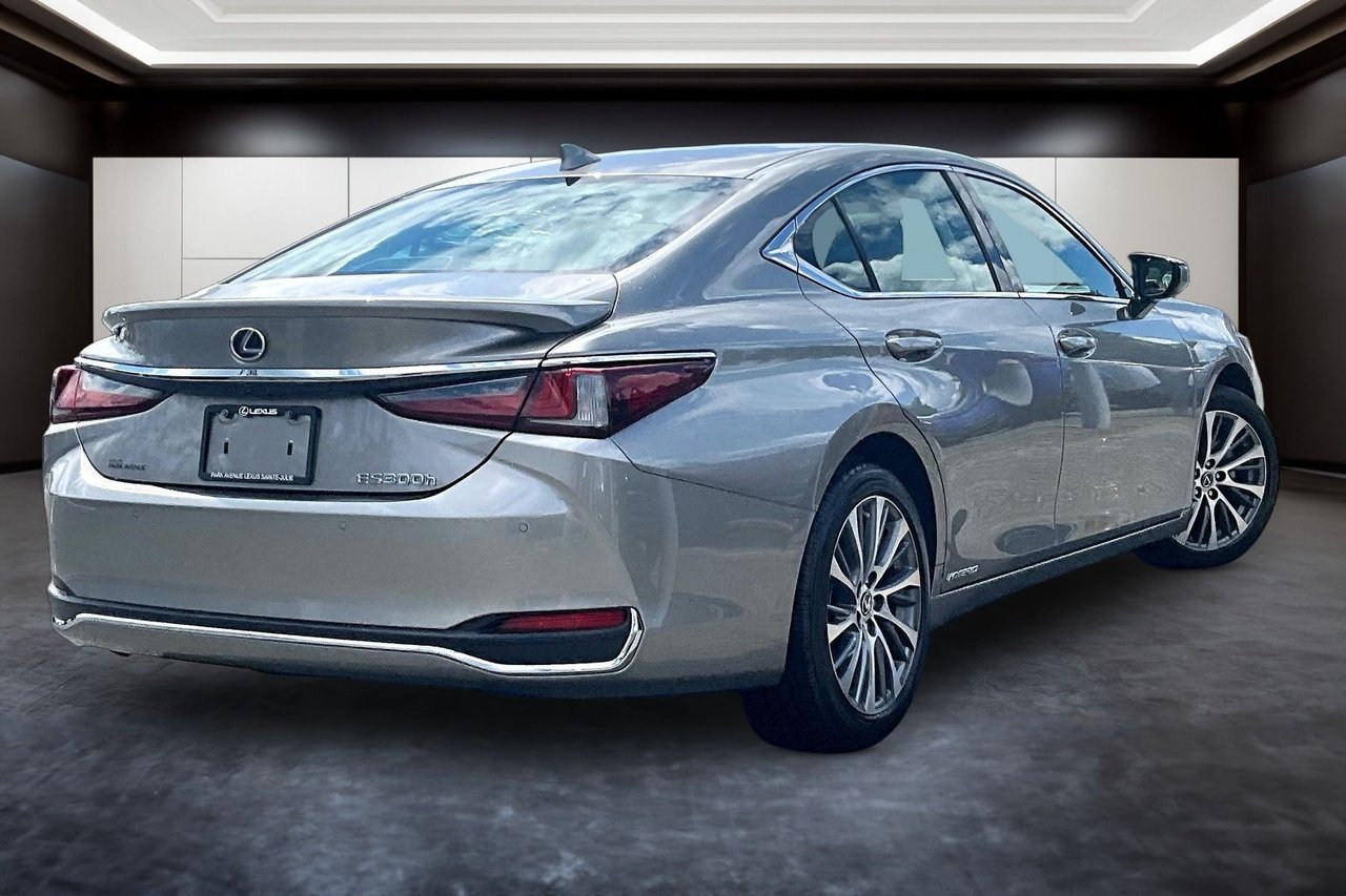 2021 Lexus ES