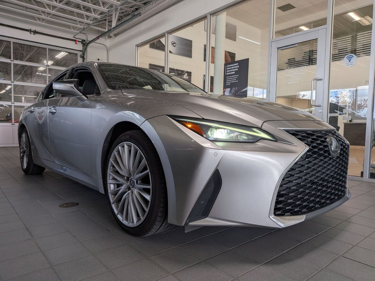 2022 Lexus IS
