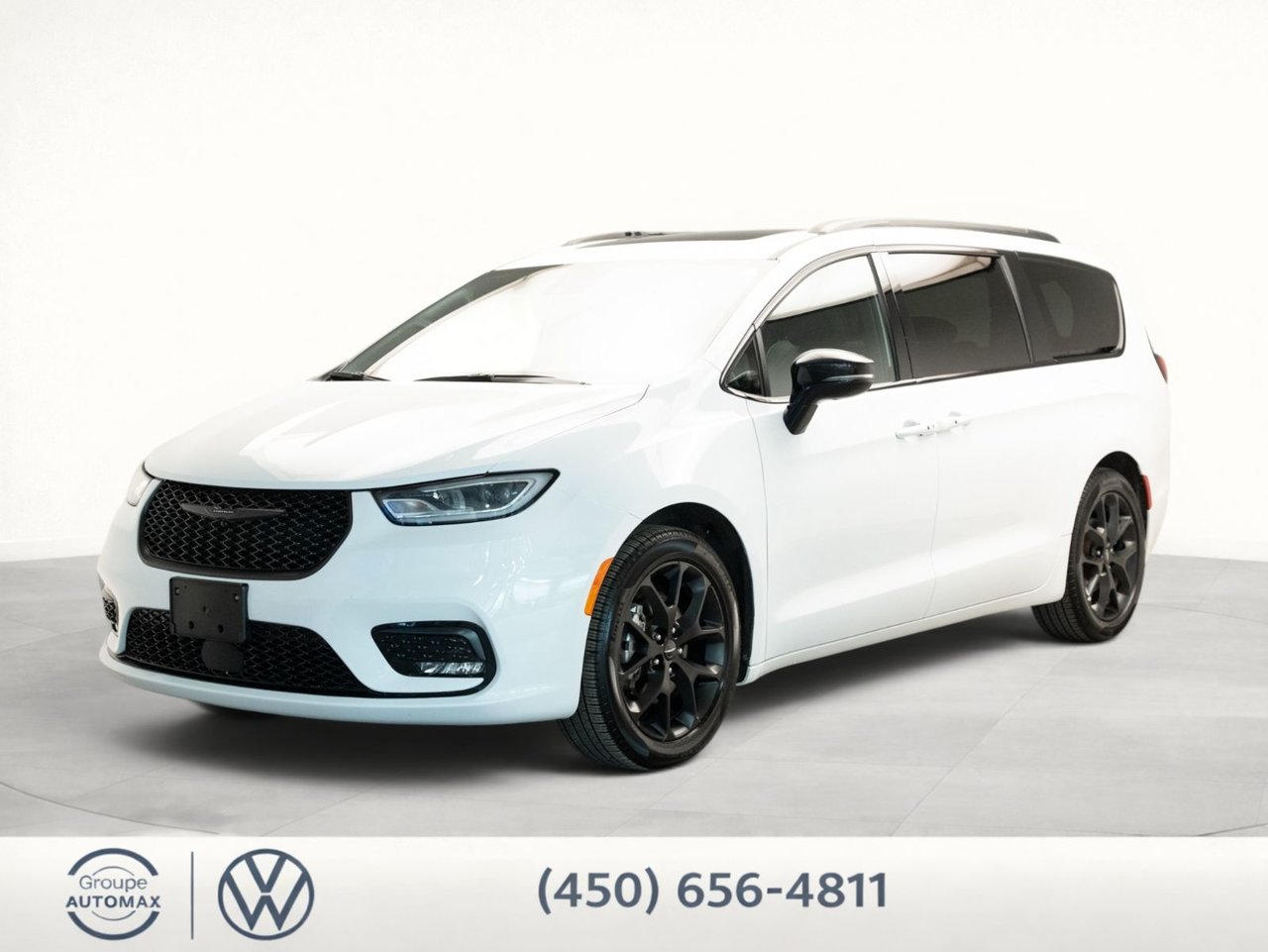 Bright White 2025 Chrysler Pacifica Minivan Front-Wheel Drive Automatic