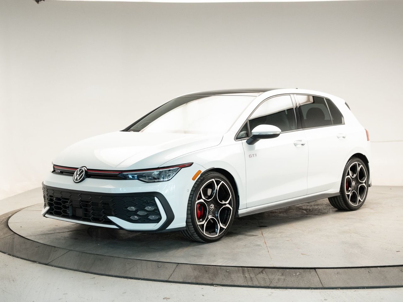 Oryx White Pearl 2025 Volkswagen Golf GTI Hatchback Front-Wheel Drive Automatic