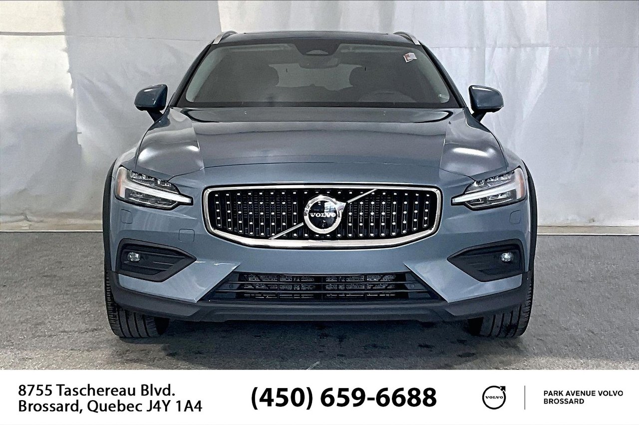 2023 Volvo V60 Cross Country