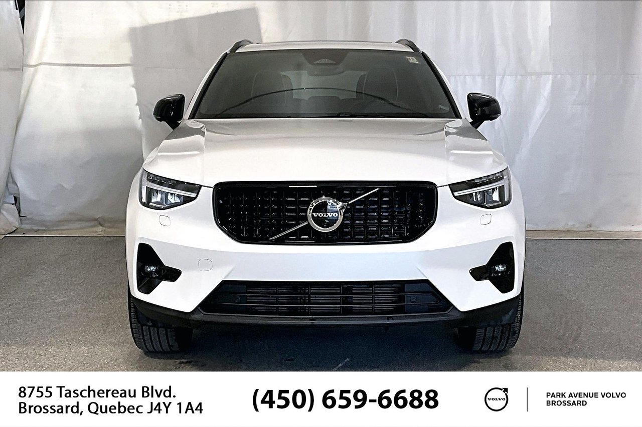 2025 Volvo XC40