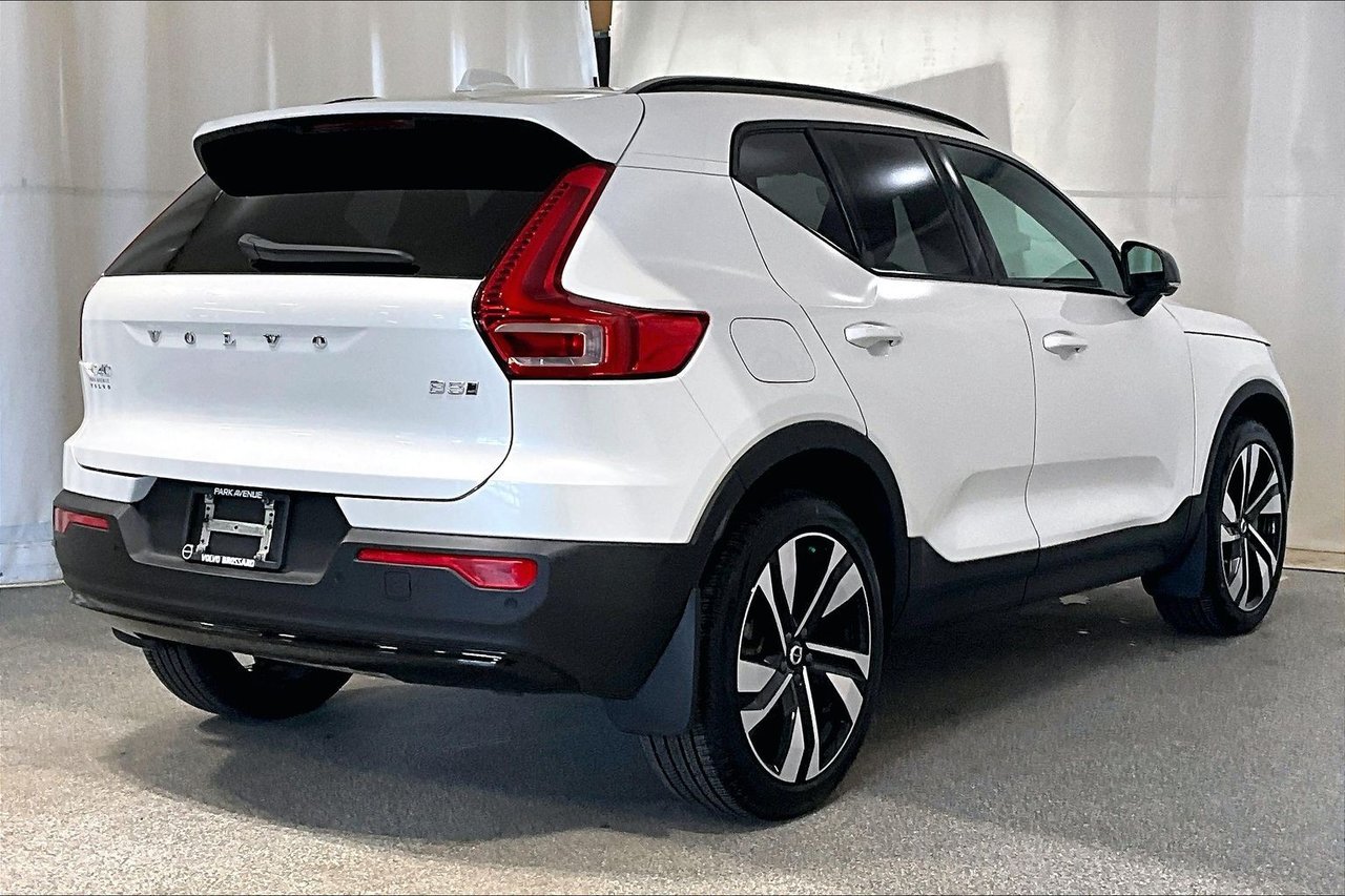 2025 Volvo XC40