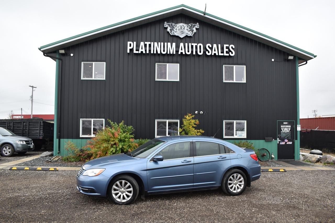 2011 Chrysler 200 Sedan Front-Wheel Drive Automatic