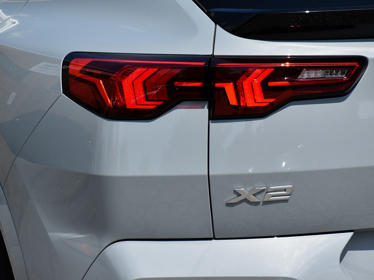 2025 BMW X2 xDrive28i-5