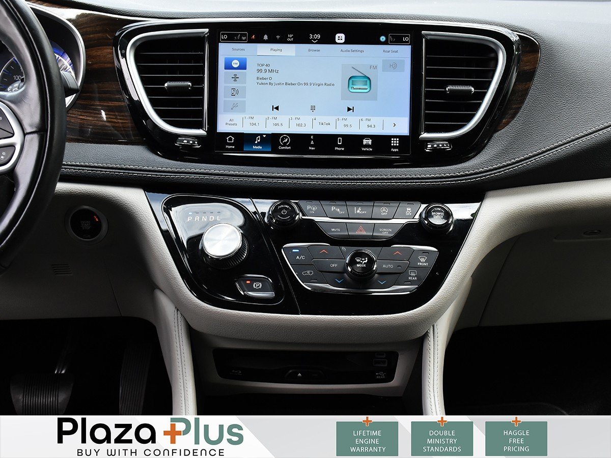 2022 Chrysler Pacifica Limited-17