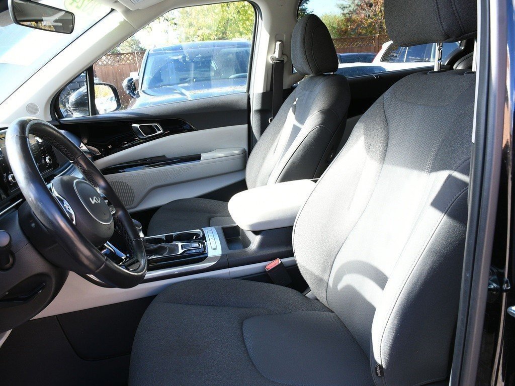 2024 Kia Carnival LX+-11