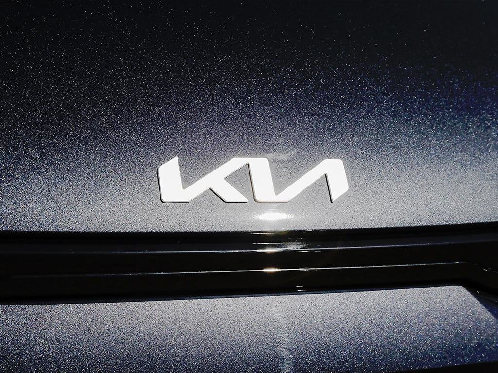 2025 Kia EV6 Wind RWD-12