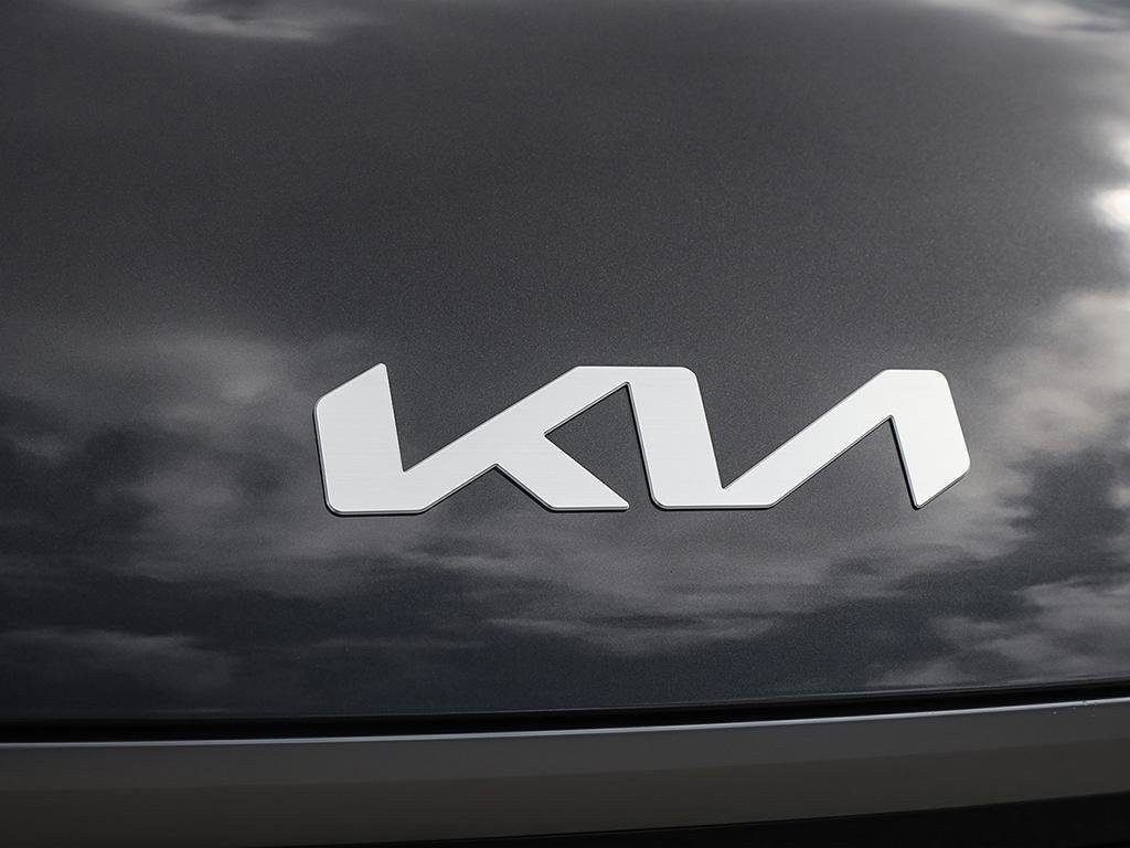 2026 Kia EV9 Land AWD w/ Premium Package-12