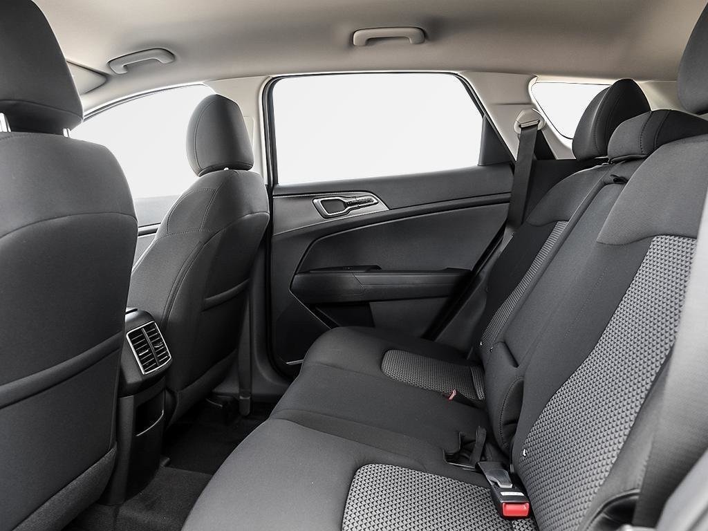 2024 Kia Sportage LX-23