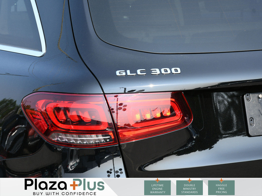 2022 Mercedes-Benz GLC 300 Certified | Pano Roof | Apple Carplay |