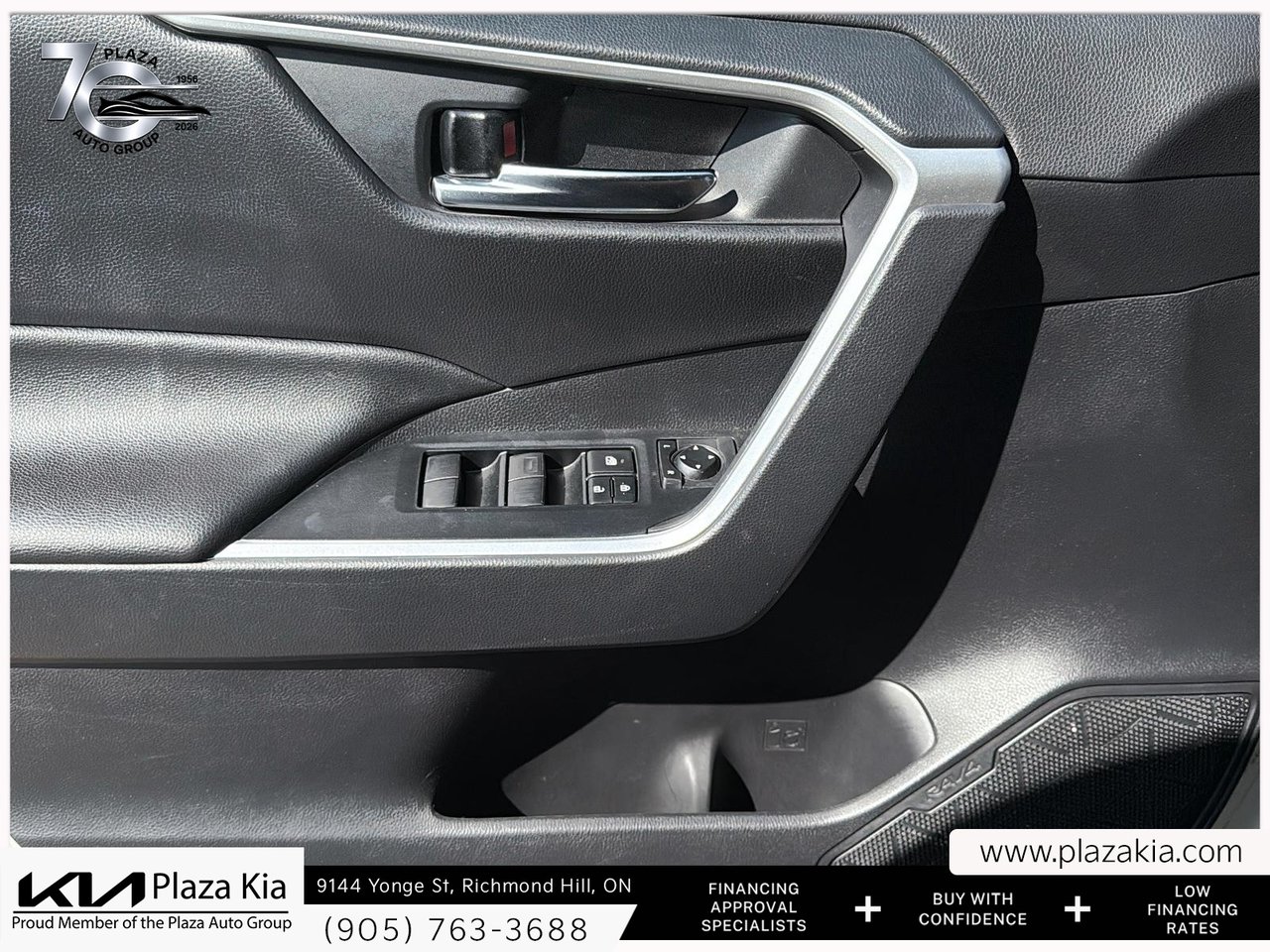 2019 Toyota RAV4 XLE-10