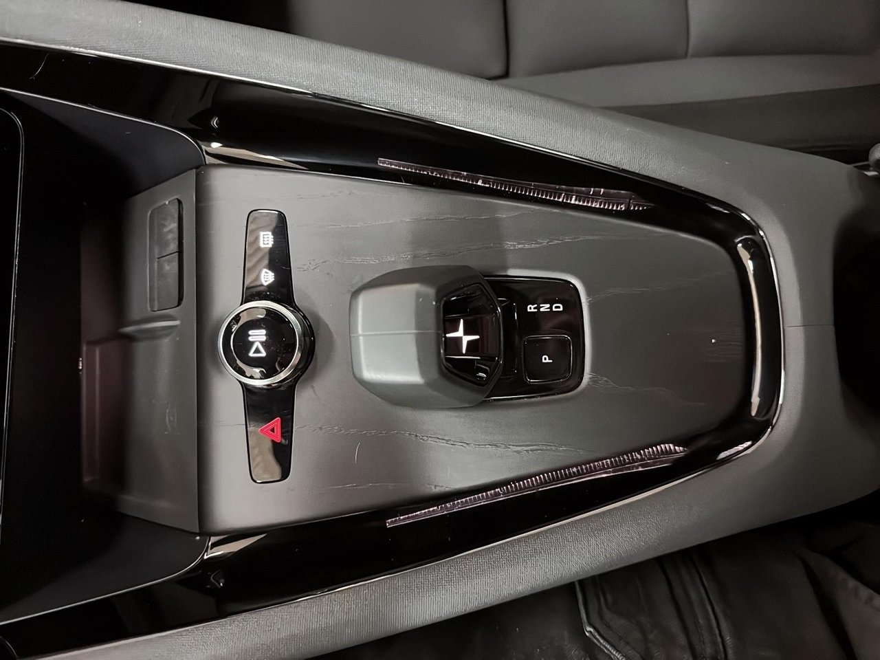 2025 Polestar 2-17