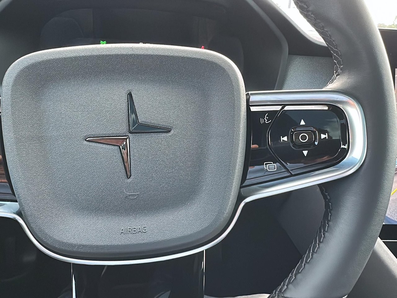 Polestar 2  2025-12