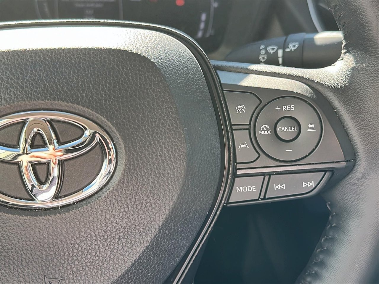 Toyota Corolla LE AWD 2025-15