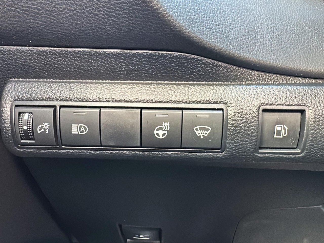 Toyota Corolla LE AWD 2025-21