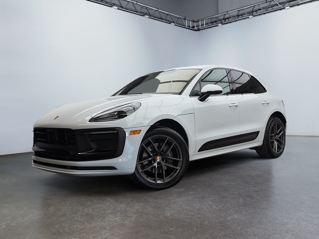 Carrara White Metallic 2025 Porsche Macan SUV / Crossover  Automatic