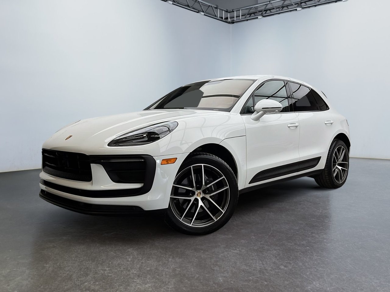 White 2025 Porsche Macan SUV / Crossover  Automatic