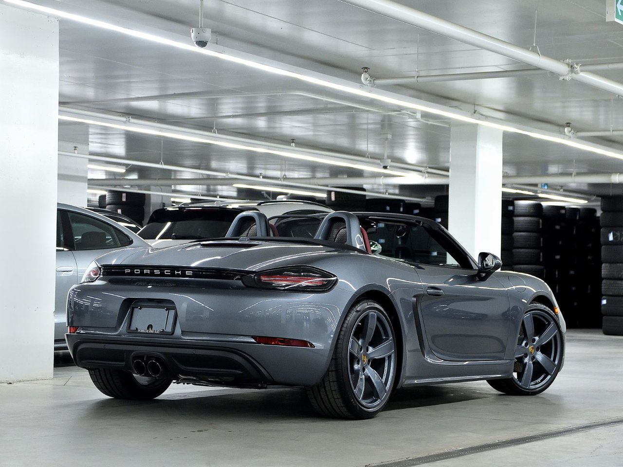 2025 Porsche 718