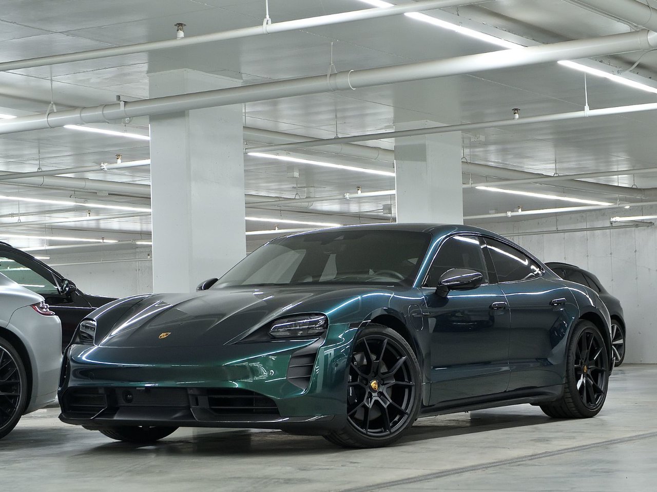 2024 Porsche Taycan GTS Sedan AWD
