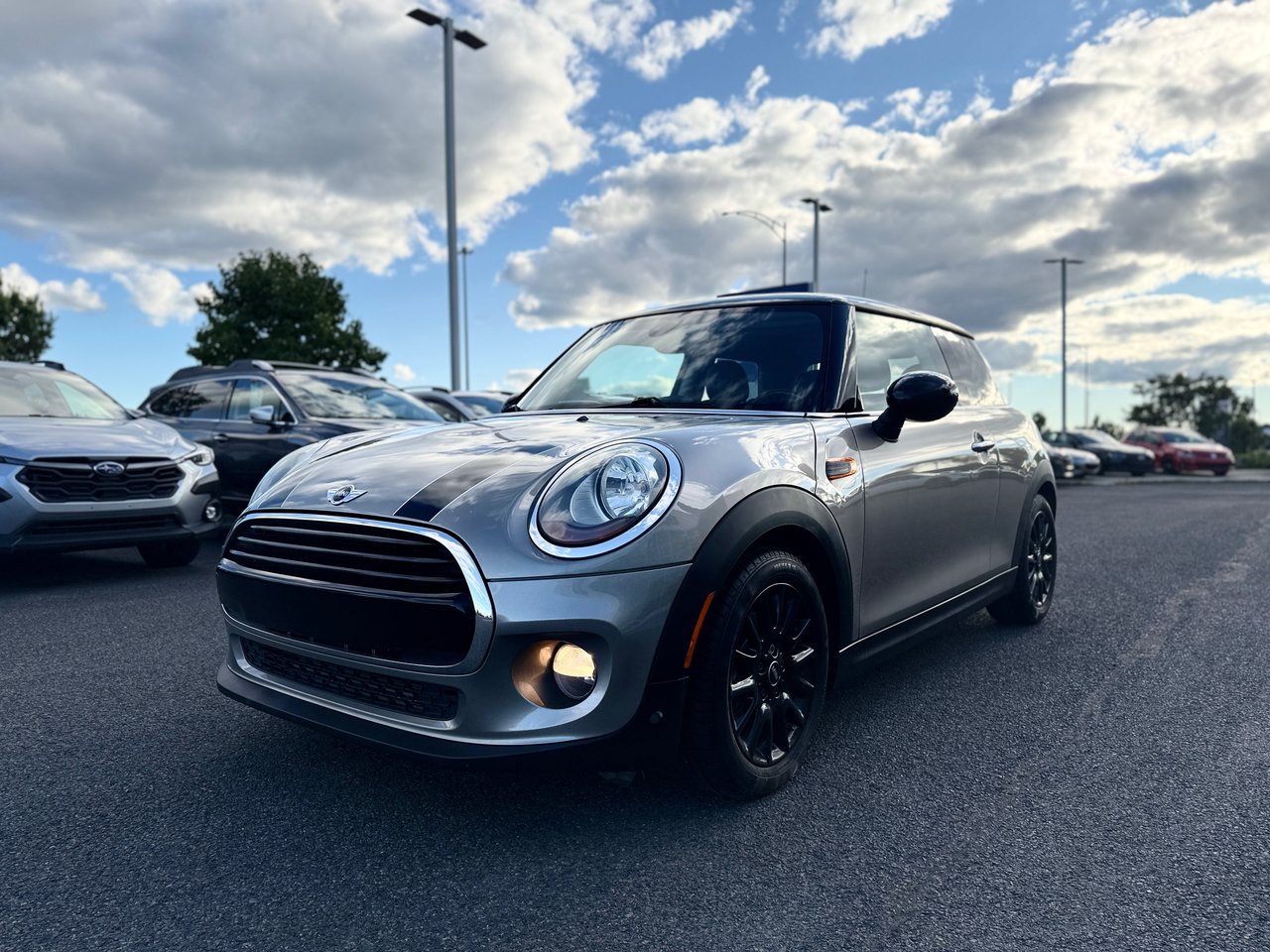 Melting Silver Metallic 2016 MINI Cooper Hatchback Front-Wheel Drive